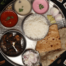 Chicken Kala Fry Thali